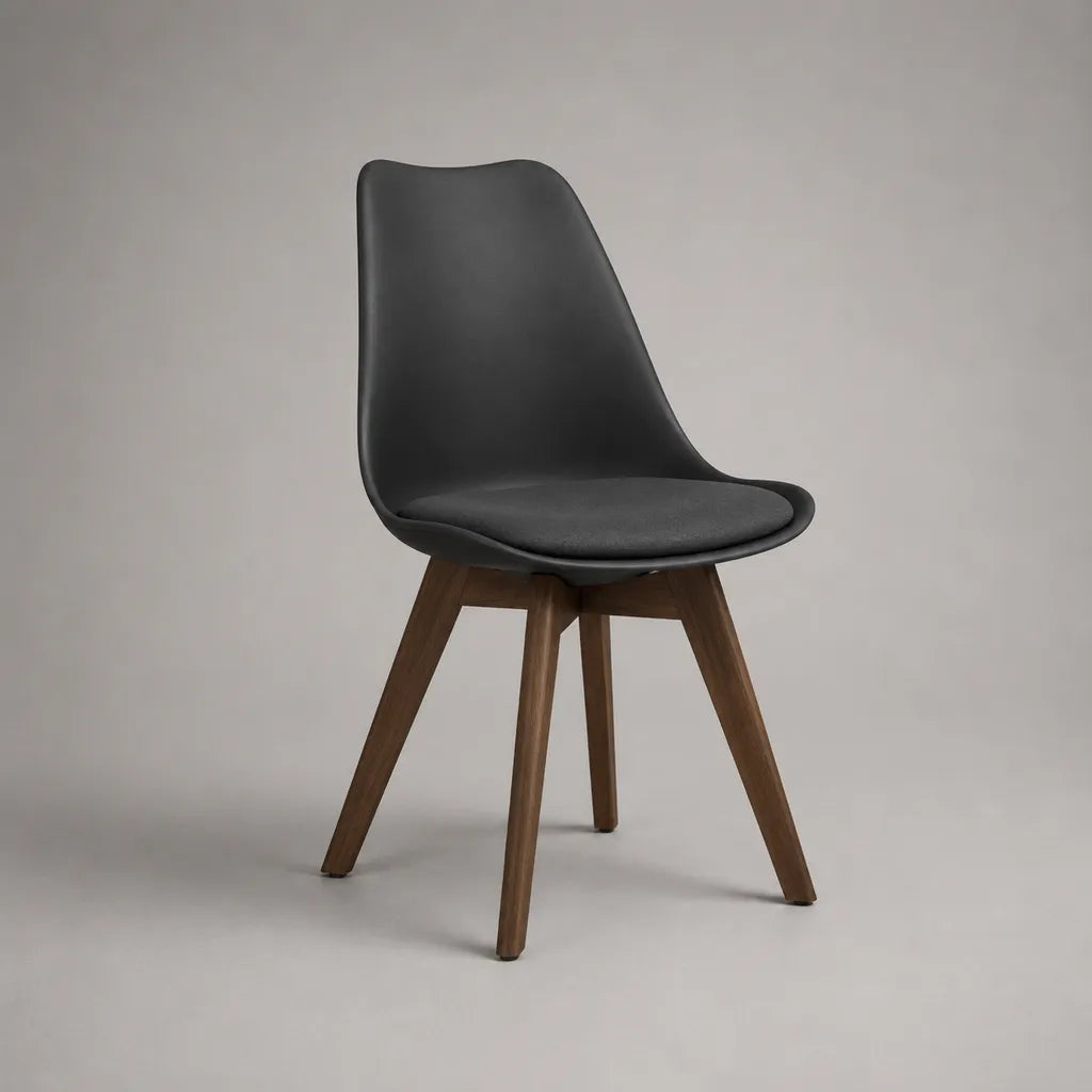 Sedia da pranzo nera con cuscino imbottito, scocca in plastica e gambe in legno color noce, 48 x 55 x 84 cm